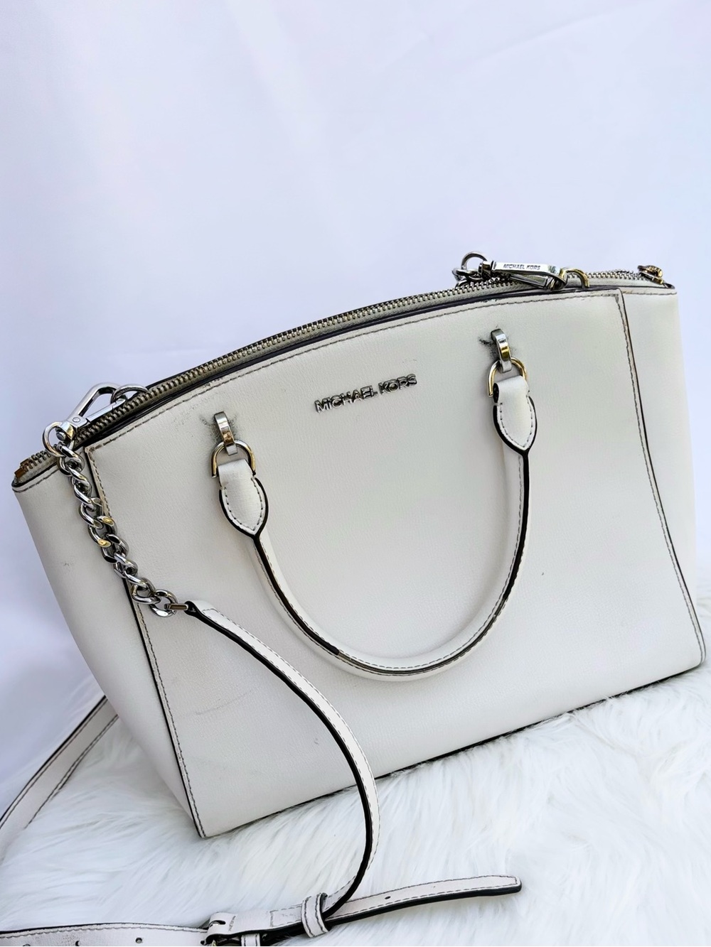 Michael Kors White Sarchel